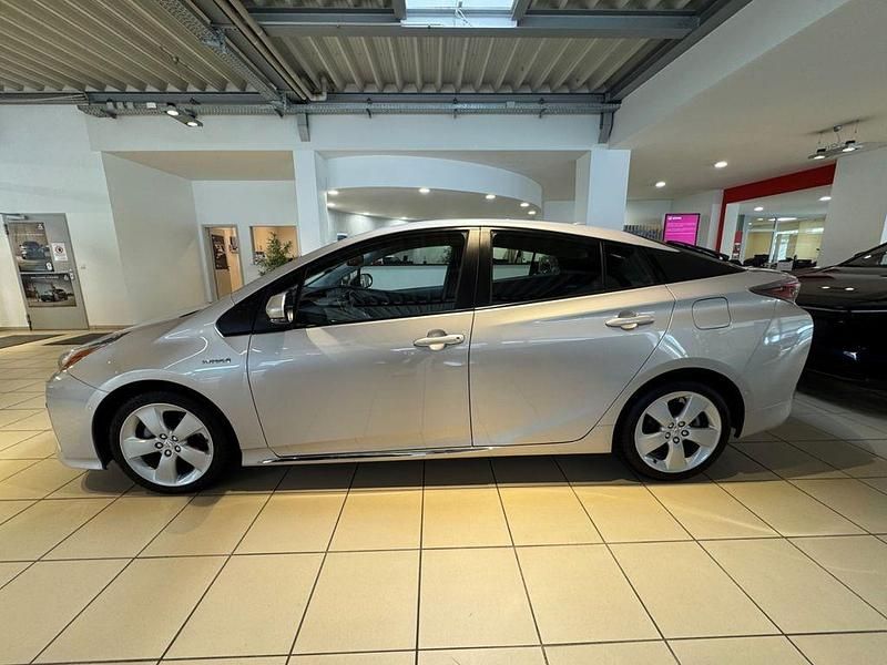 Gebraucht Toyota Prius Executive 122 PS (89 kW) 2018 Beige Kleinwagen