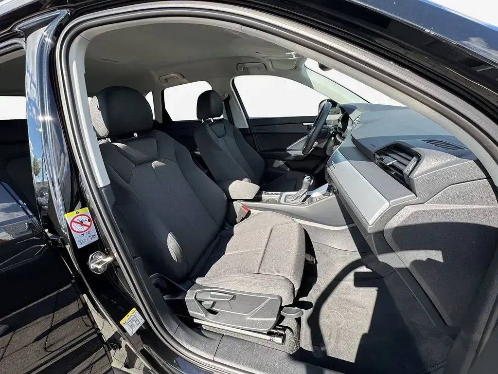 Gebraucht Audi Q3 Comfort 190 PS (139 kW) 2025 Mythosschwarz metallic SUV