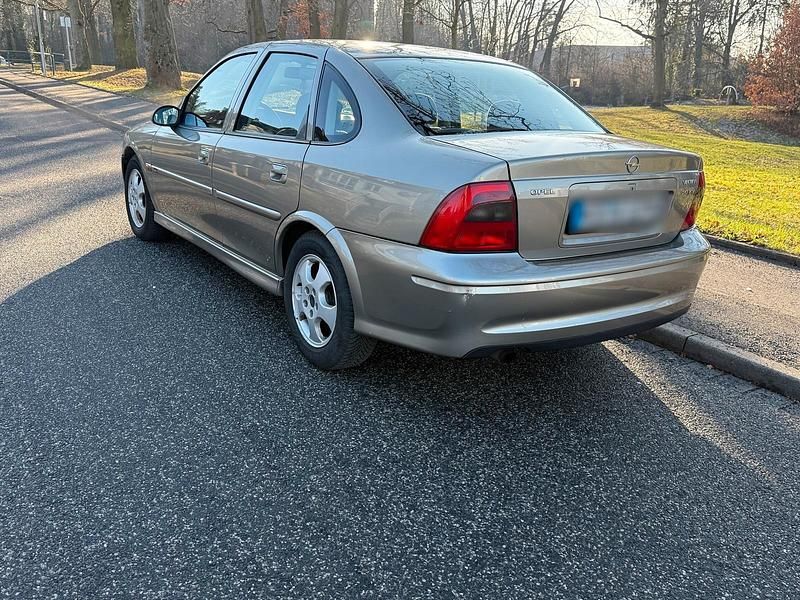 Gebraucht Opel Vectra 136 PS (100 kW) 2000 Limousine