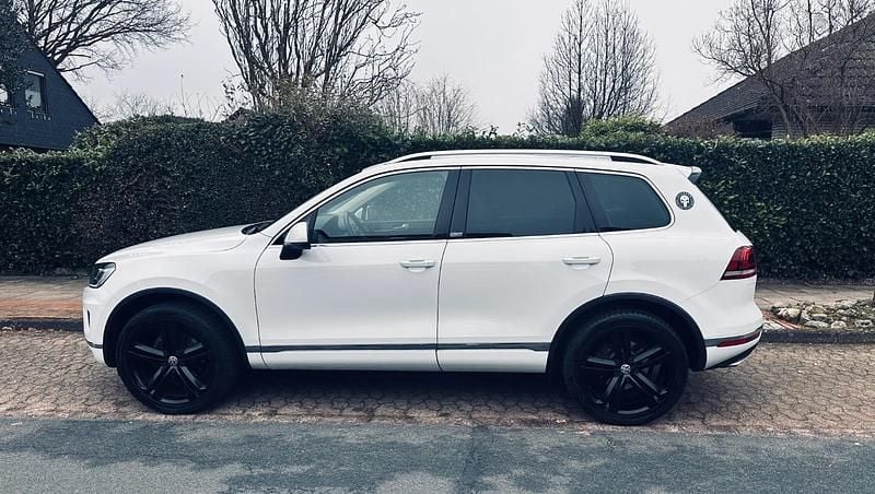 Gebraucht VW Touareg Edition 262 PS (192 kW) 2018 Weiß SUV