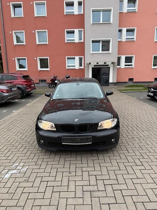 Schwarz Gebraucht 2004 BMW 120 Kleinwagen | 2.700 € (Fairer Preis) - Bild 1/4