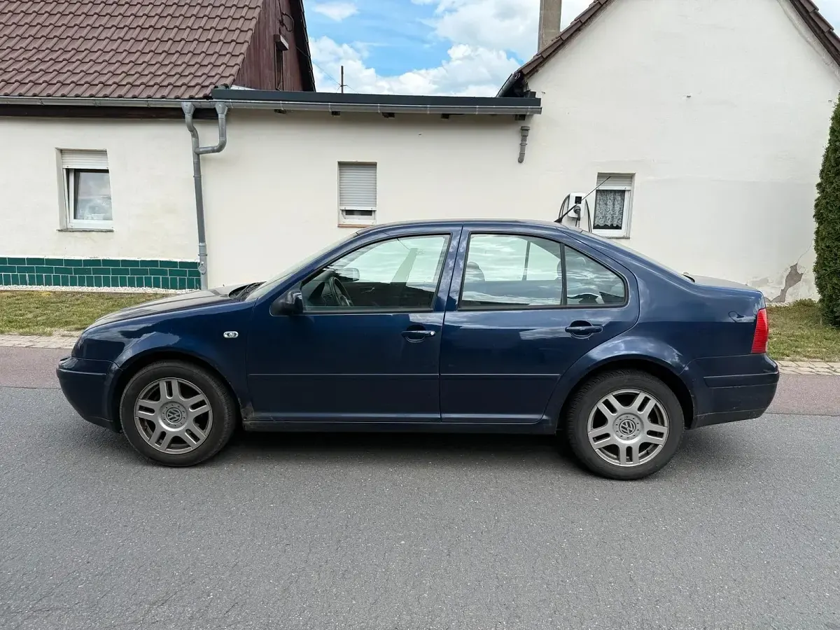 Gebraucht VW Bora 100 PS (73 kW) 1999 Blau Limousine