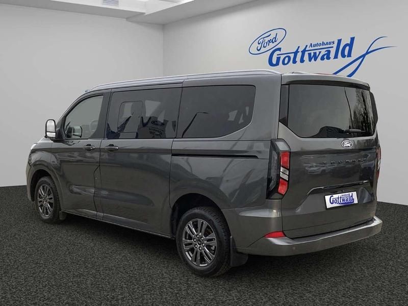 Gebraucht Ford Tourneo Titanium 150 PS (110 kW) 2025 Grau Van / Kleinbus
