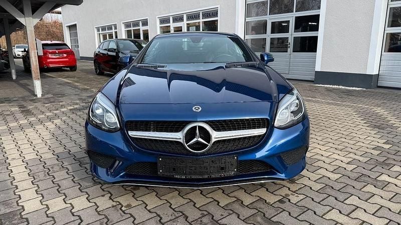 Gebraucht Mercedes SLC180 156 PS (114 kW) 2018 Blau Cabrio