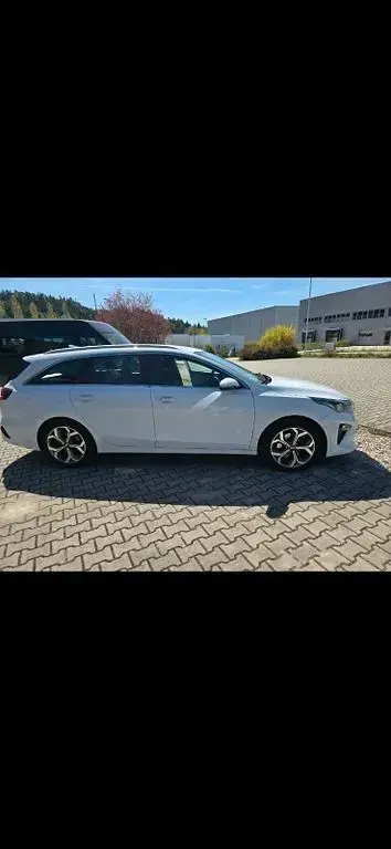Gebraucht Kia Ceed Sportswagon Vision 136 PS (100 kW) 2020 Weiß Kombi