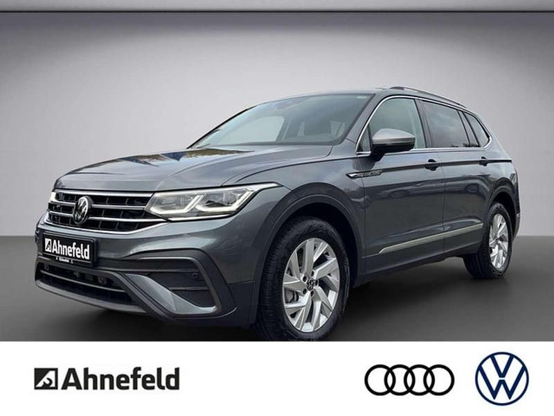 Platinum grey Gebraucht 2025 VW Tiguan Allspace Life SUV | 42.950 € (Fairer Preis) - Bild 1/4