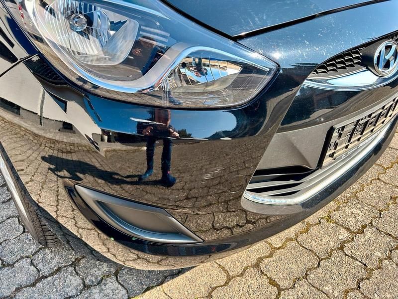 Gebraucht Hyundai ix20 90 PS (66 kW) 2014 Schwarz Kleinwagen
