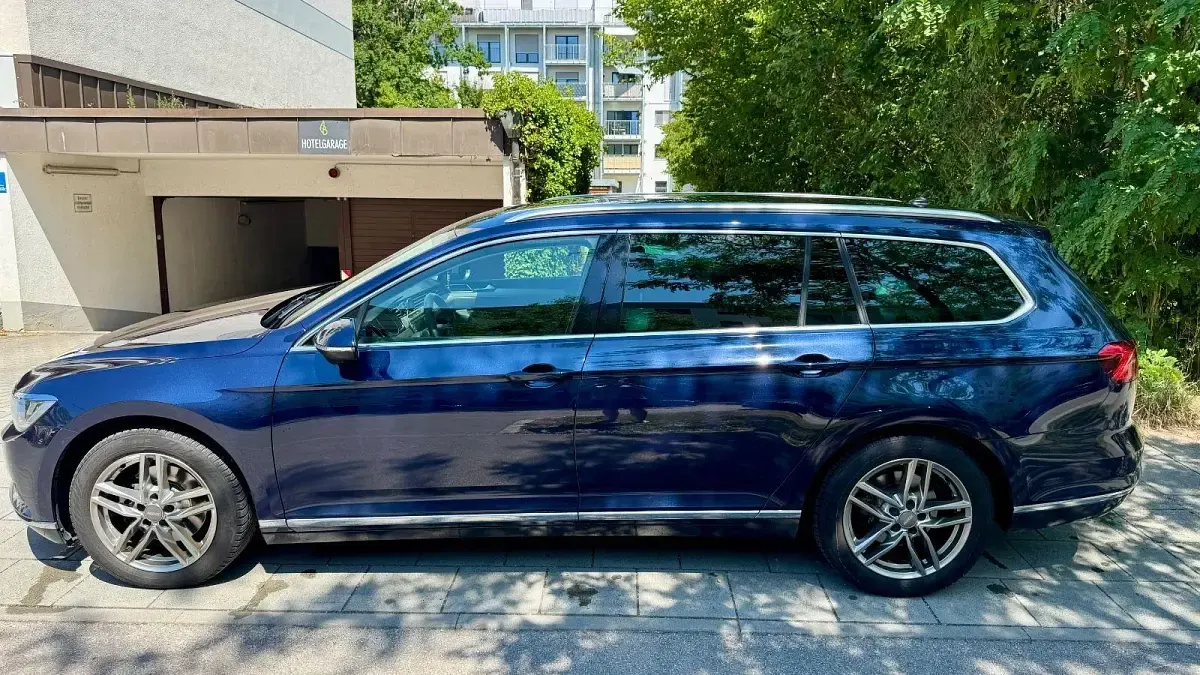 Gebraucht VW Passat Highline 150 PS (110 kW) 2017 Blau Kombi