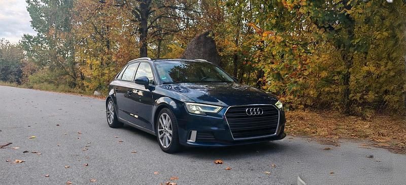 Blau Gebraucht 2016 Audi A3 Kombi | 10.900 € (Fairer Preis) - Bild 1/4