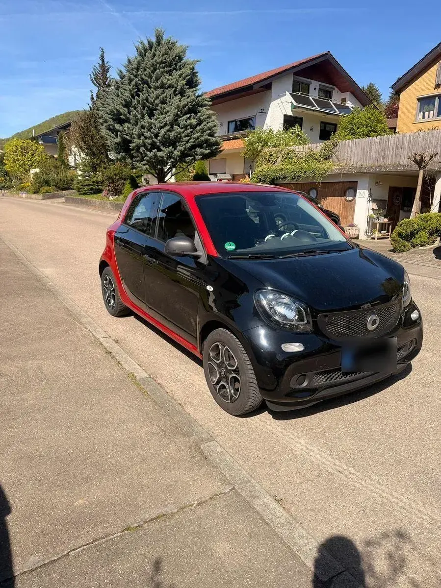 Używany Smart ForFour 90 KM (66 kW) 2018 Czarny Hatchback