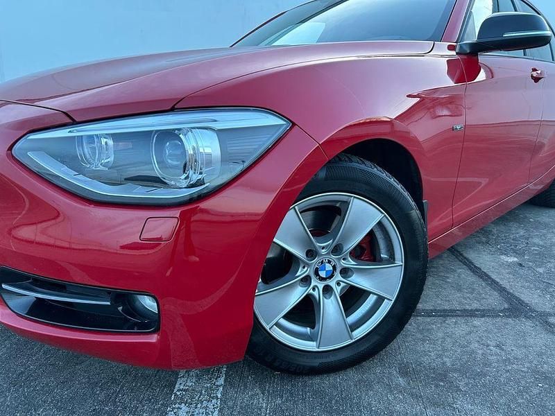 Gebraucht BMW 118 Sport Line 170 PS (125 kW) 2012 Rot Kleinwagen