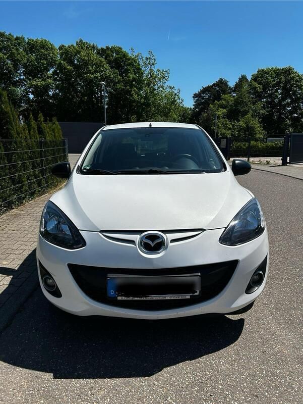 Weiß Gebraucht 2013 Mazda 2 Kleinwagen | 2.800 € (Superpreis) - Bild 1/4
