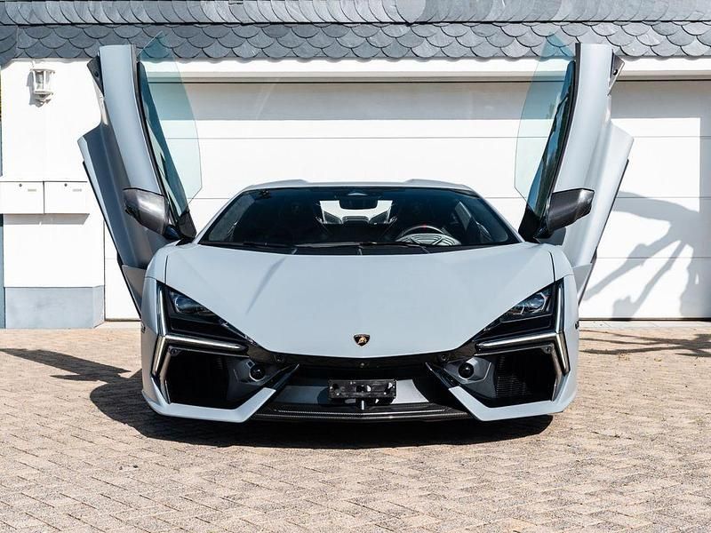 Neu Lamborghini Revuelto 1016 PS (747 kW) 2026 Grau Coupé