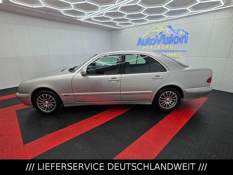 Gebraucht Mercedes E270 170 PS (125 kW) 2001 Silber Limousine