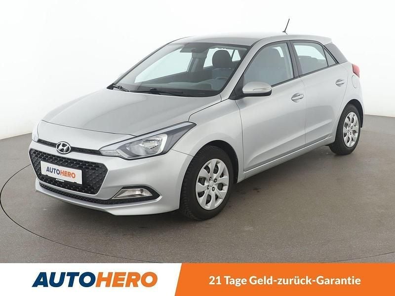 Grau Gebraucht 2018 Hyundai i20 Classic Kleinwagen | 9.720 € (Fairer Preis) - Bild 1/3