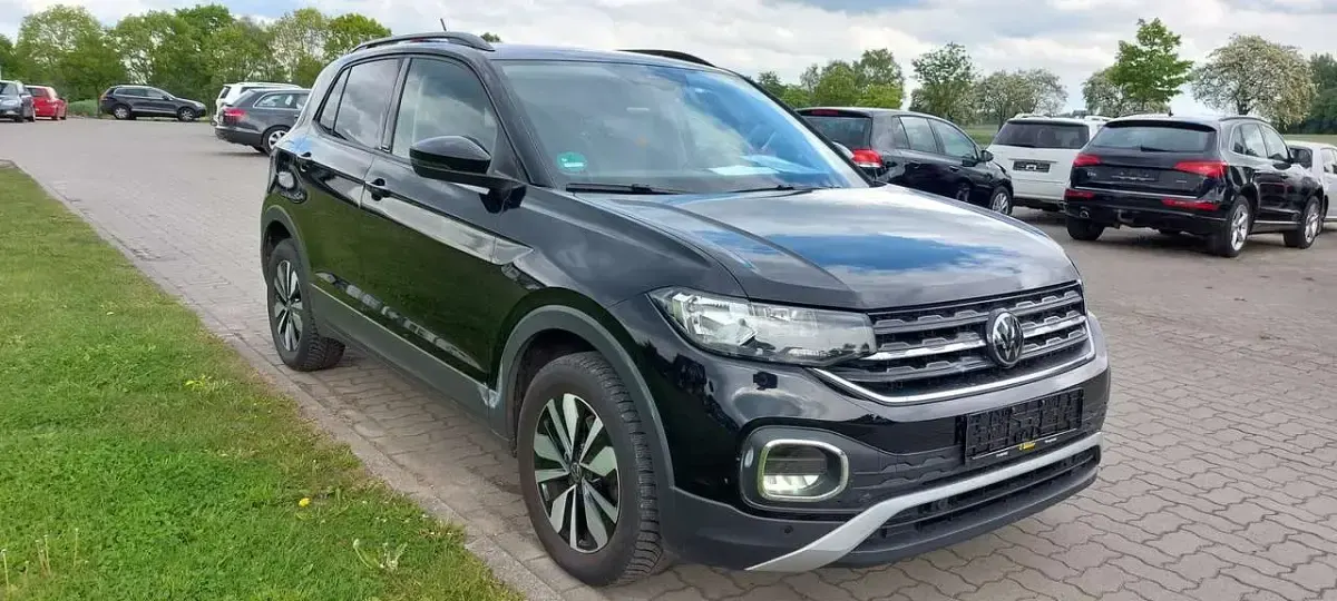 Gebraucht VW T-Cross Move 95 PS (69 kW) 2023 Deep black perleffekt SUV