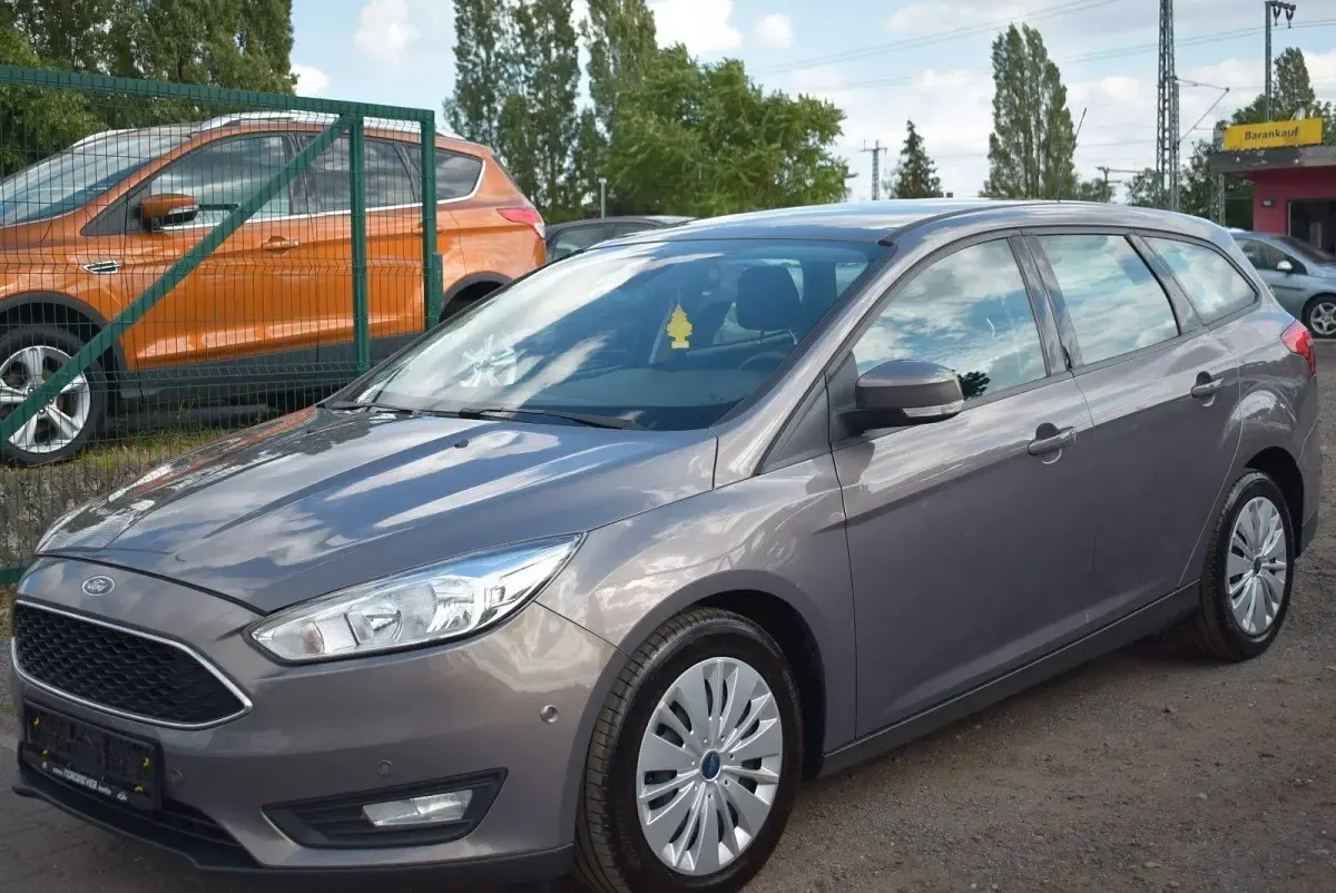 Gebraucht Ford Focus Business Edition 125 PS (91 kW) 2016 Braun Kombi