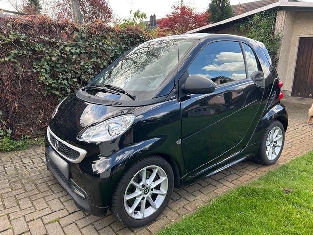 Schwarz Gebraucht 2013 Smart ForTwo Coupé Passion Coupé | 5.450 € (Fairer Preis) - Bild 1/4