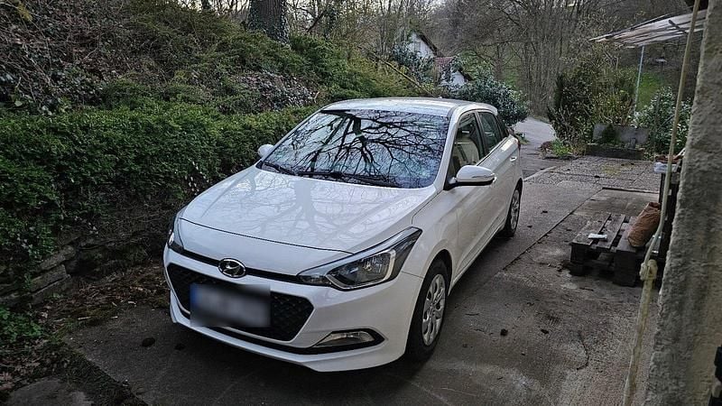 Second-hand Hyundai i20 78 CP (57 kW) 2017 Alb Hatchback