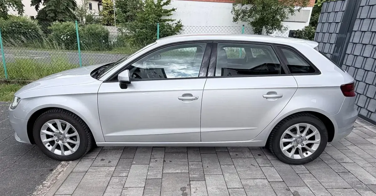 Gebraucht Audi A3 Attraction 150 PS (110 kW) 2013 Silber Limousine