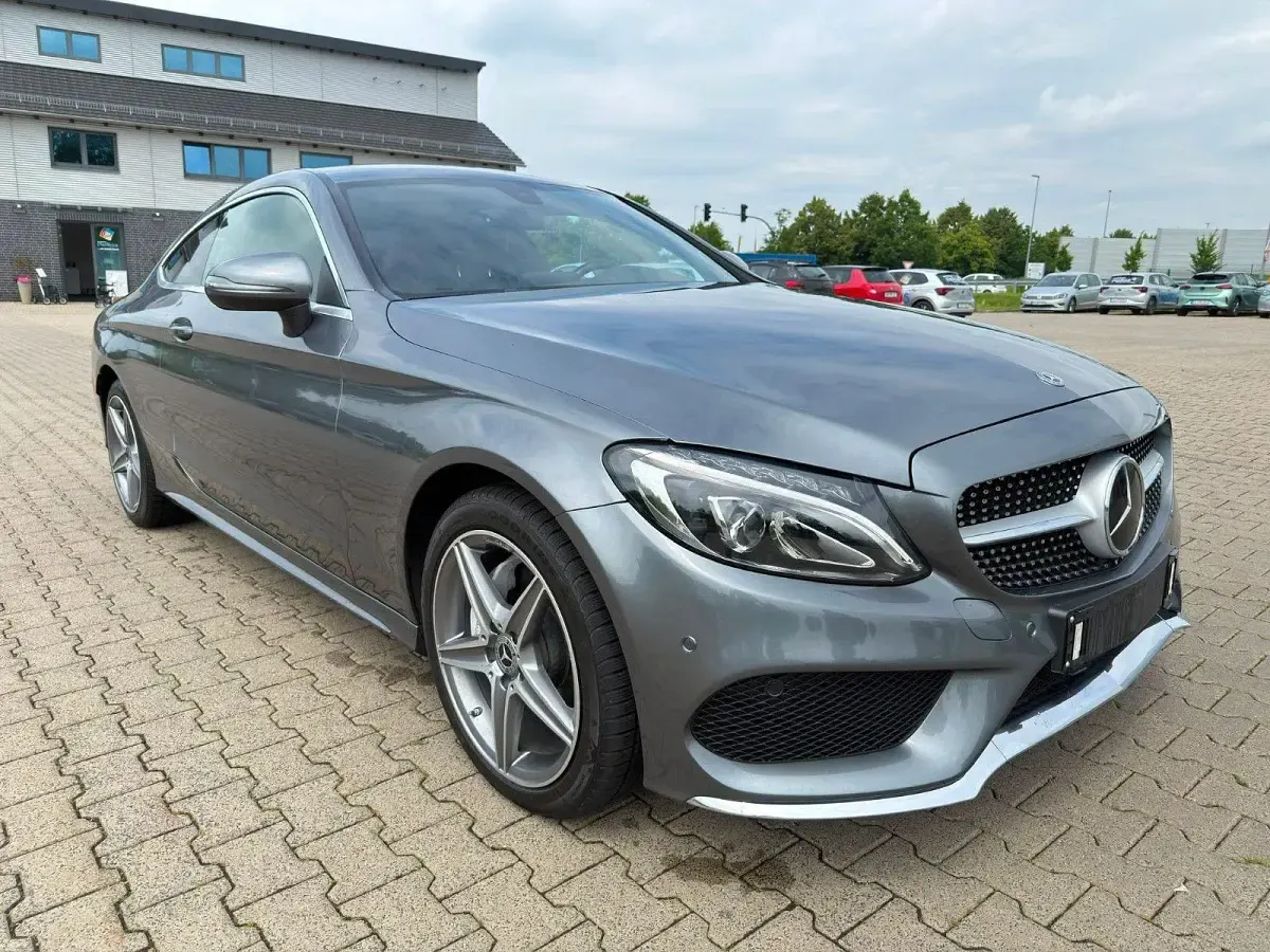 Gebraucht Mercedes C220 AMG 170 PS (125 kW) 2017 Grau Coupé