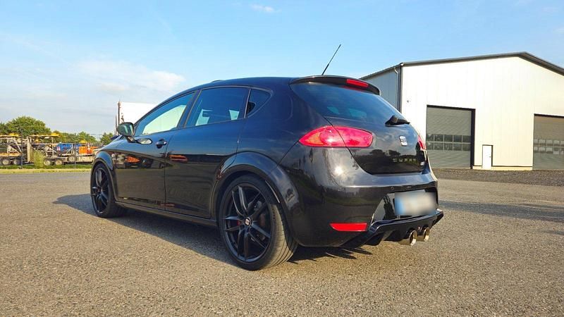 Gebraucht Seat Leon CUPRA 265 PS (194 kW) 2011 Schwarz Kleinwagen