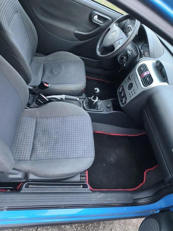 Gebraucht Opel Corsa 58 PS (42 kW) 2003 Blau Kleinwagen