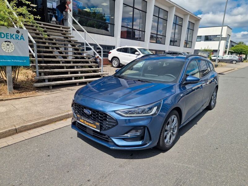 Blau Gebraucht 2024 Ford Focus ST-Line X Limousine | 21.999 € (Superpreis) - Bild 1/4