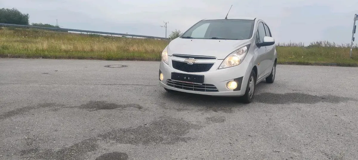 Gebraucht Chevrolet Spark 68 PS (50 kW) 2012 Silber Kleinwagen
