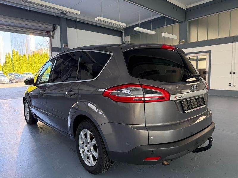 Gebraucht Ford S-MAX Titanium 160 PS (117 kW) 2013 Braun Van / Kleinbus