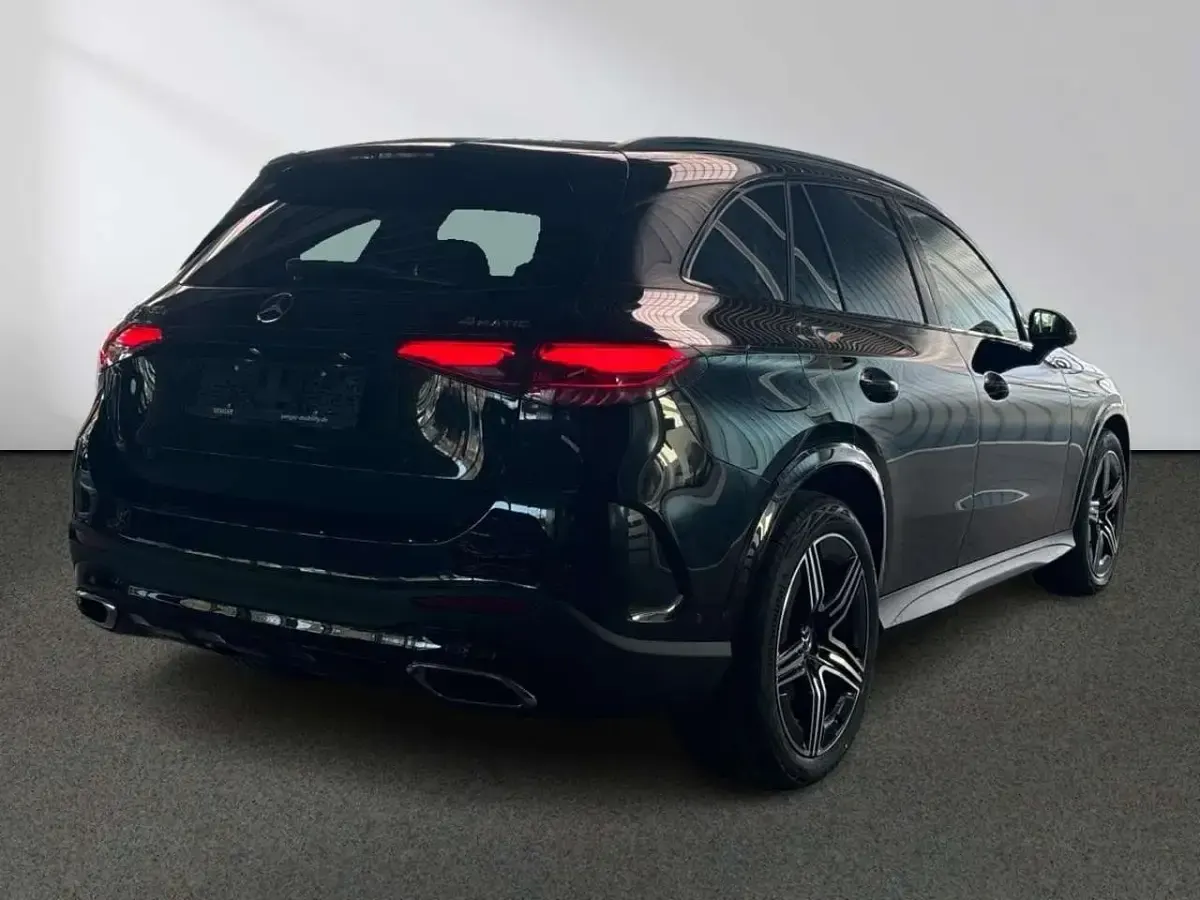 Gebraucht Mercedes GLC450 AMG 367 PS (269 kW) 2026 Lack obsidianschwarz met SUV