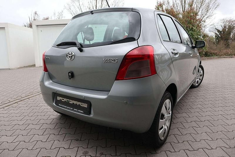 Gebraucht Toyota Yaris Sol 87 PS (63 kW) 2006 Grau Kleinwagen