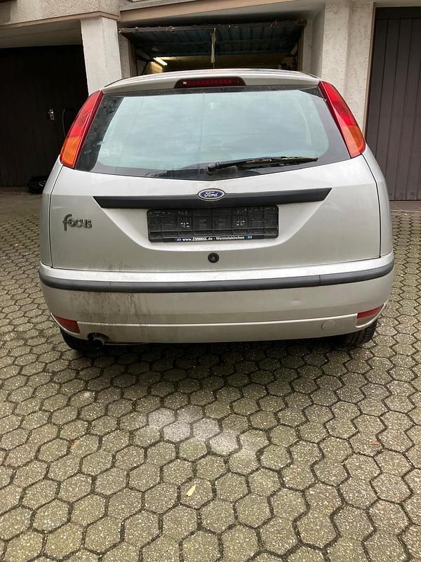 Gebraucht Ford Focus 100 PS (73 kW) 2002 Silber Kleinwagen