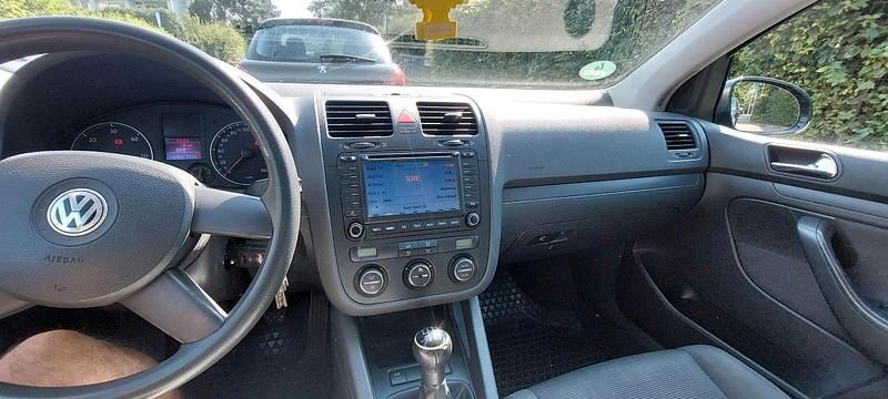 Gebraucht VW Golf V 105 PS (77 kW) 2004 Schwarz Kleinwagen