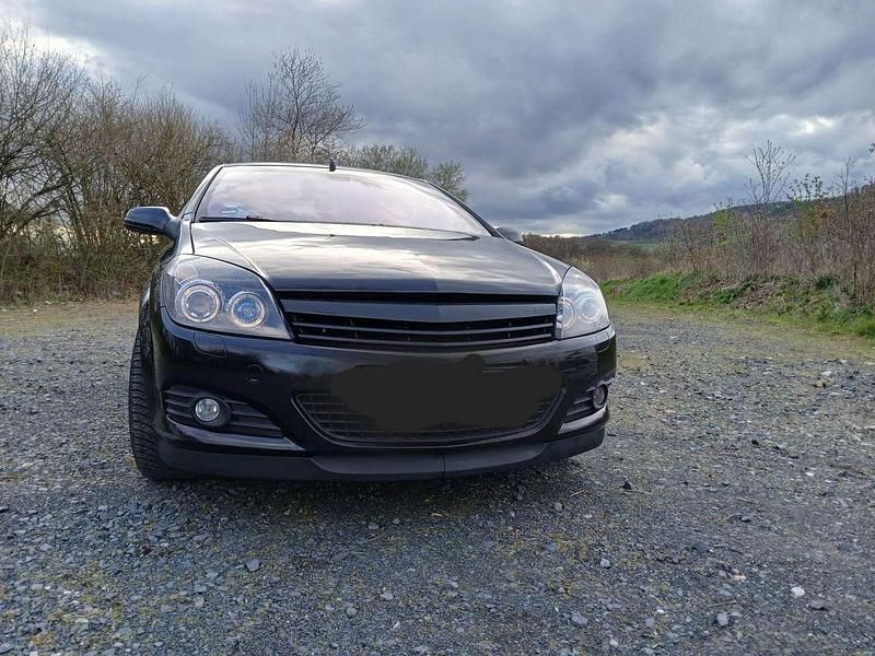 Gebraucht Opel Astra Cabriolet 140 PS (102 kW) 2008 Schwarz Cabrio