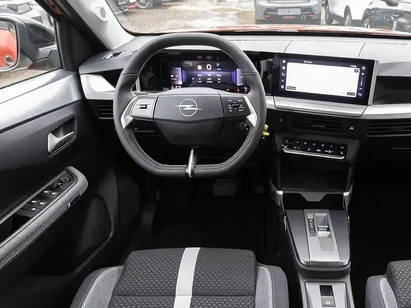 Nowe Opel Frontera 145 KM (106 kW) 2026 Pomarańczowy SUV