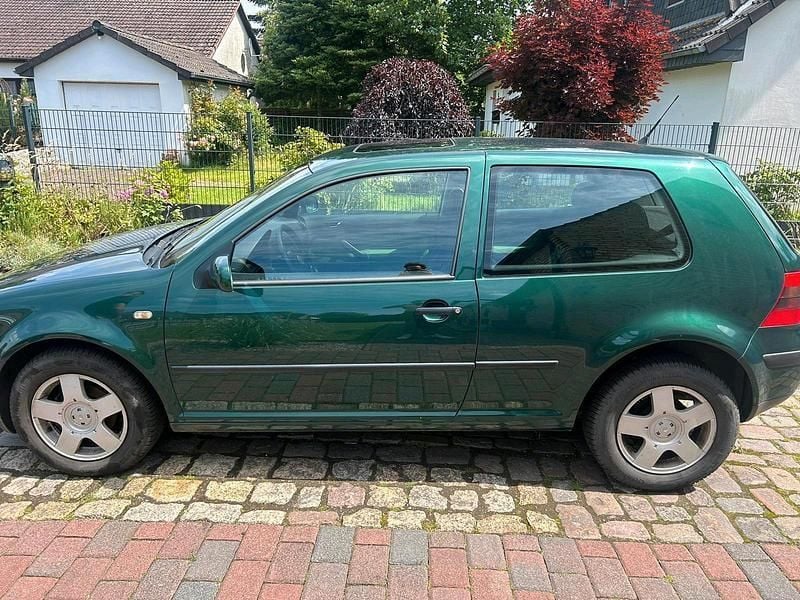 Grün Gebraucht 1998 VW Golf IV Limousine | 1.800 € (Fairer Preis) - Bild 1/4