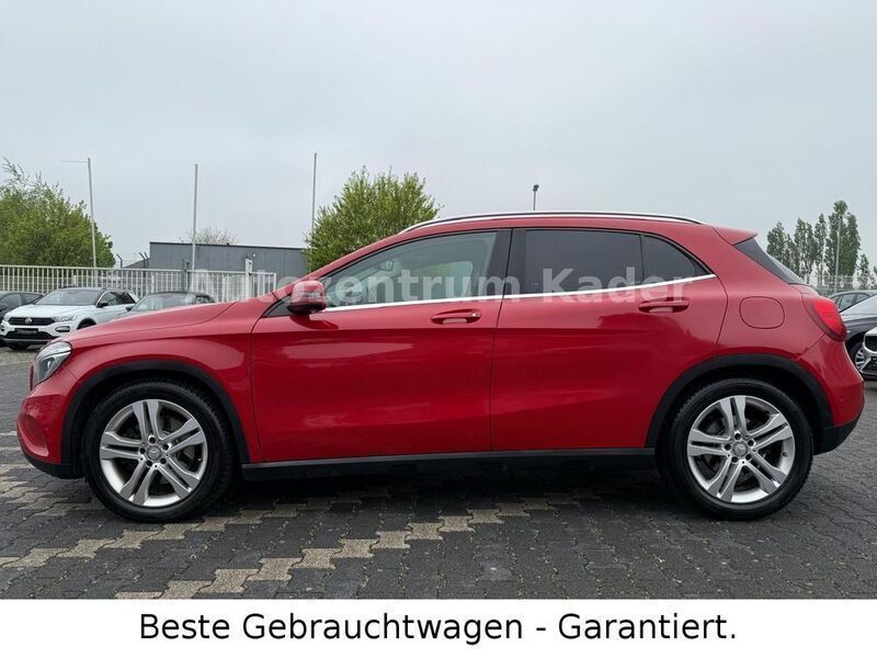 Gebraucht Mercedes GLA250 211 PS (155 kW) 2016 Rot SUV