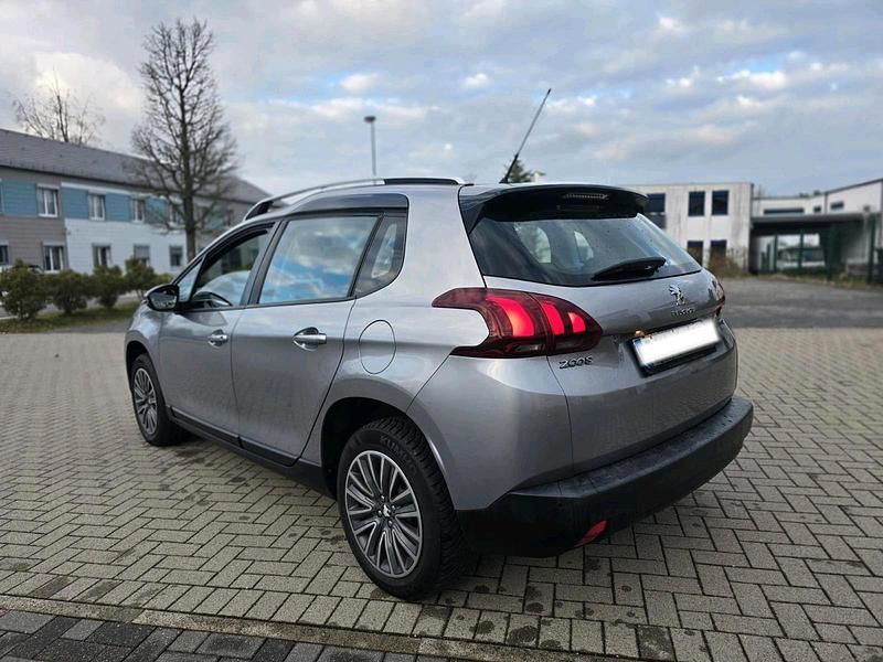 Second-hand Peugeot 2008 82 CP (60 kW) 2017 Gri SUV