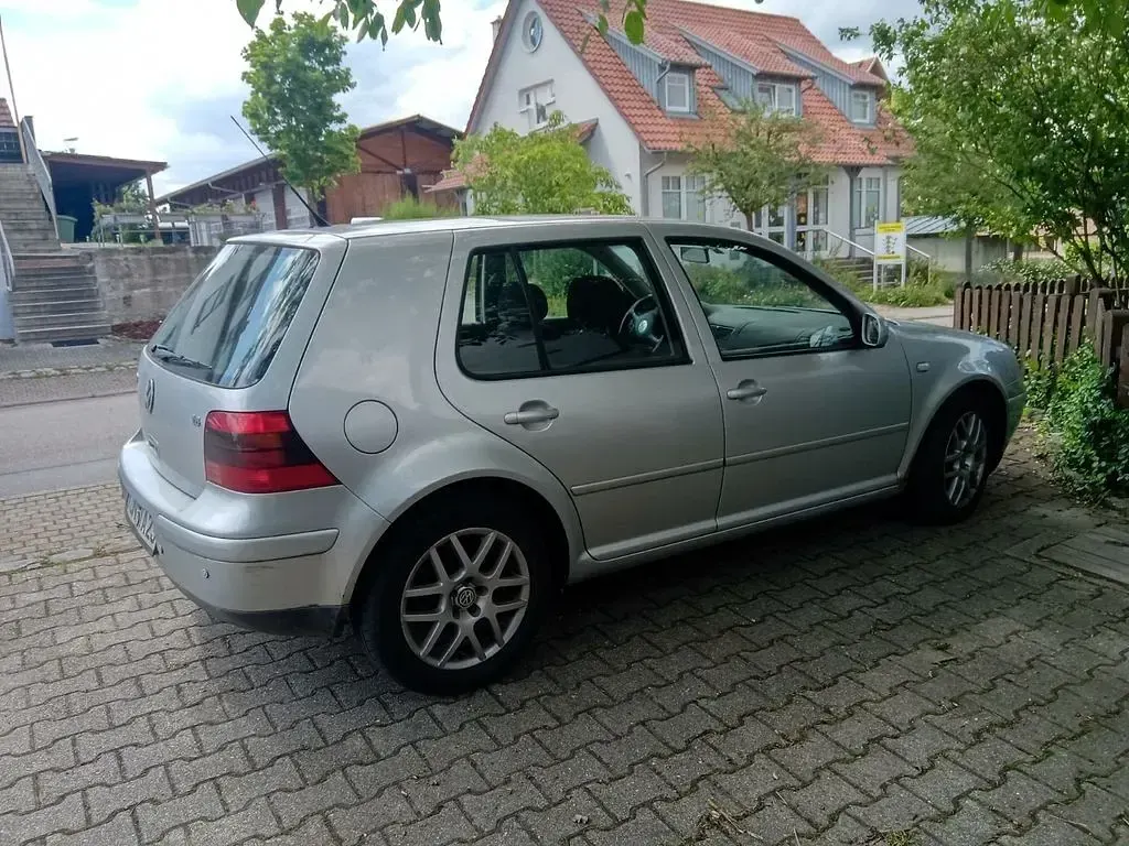 Gebraucht VW Golf IV 105 PS (77 kW) 2004 Silber Limousine