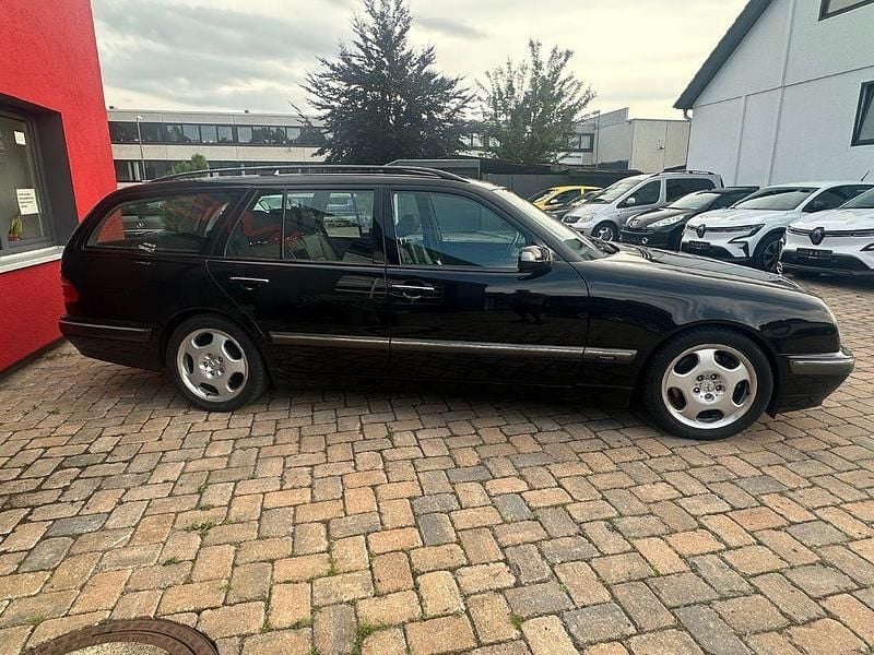 Gebraucht Mercedes E430 Avantgarde 279 PS (205 kW) 2003 Schwarz Limousine