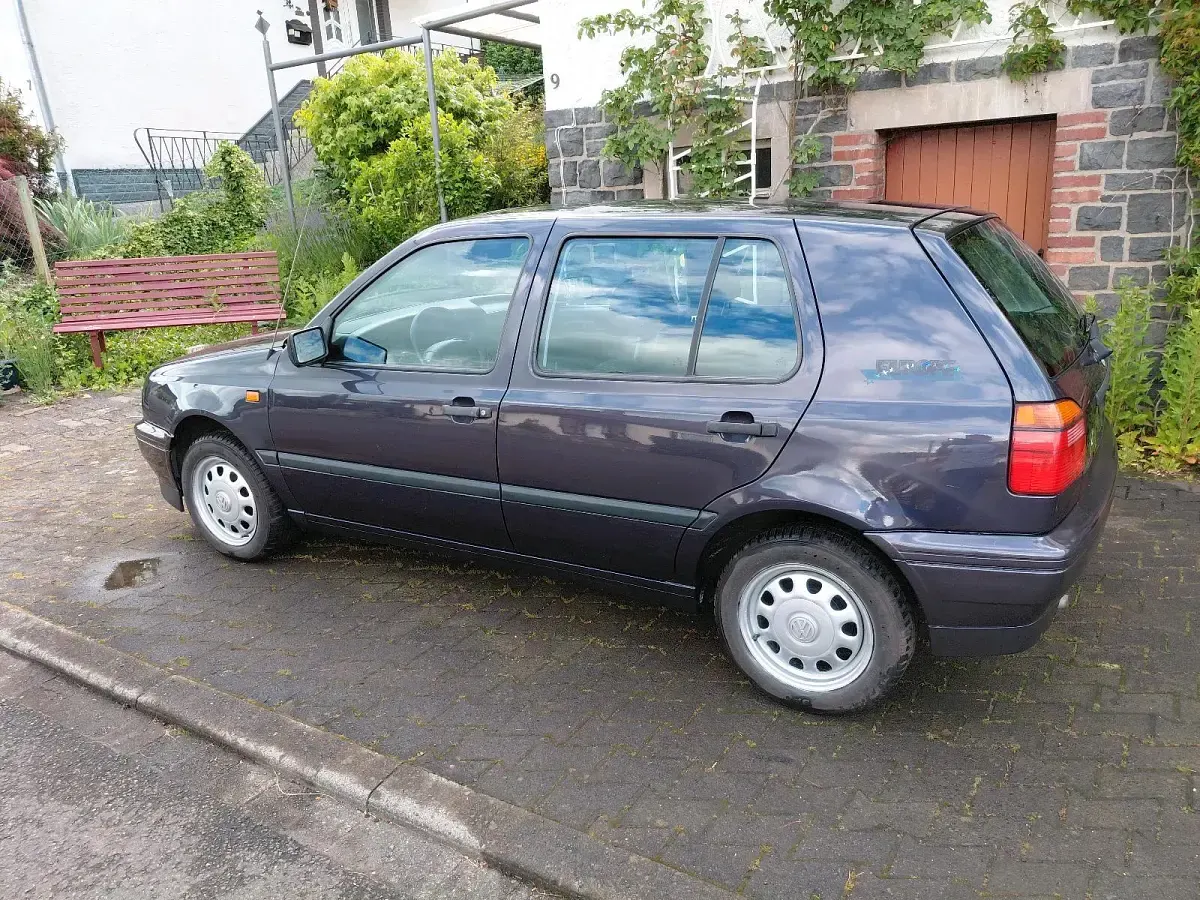 Gebraucht VW Golf III 75 PS (55 kW) 1995 Violet Kleinwagen
