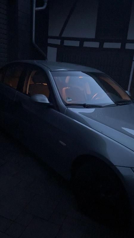Gebraucht BMW 318 143 PS (105 kW) 2007 Silber Limousine