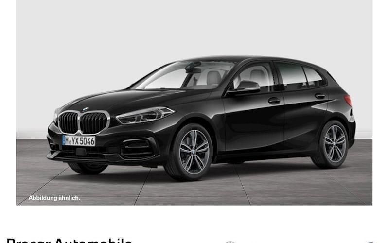 Schwarz Gebraucht 2022 BMW 118 Sport Line Kleinwagen | 24.490 € (Fairer Preis) - Bild 1/4