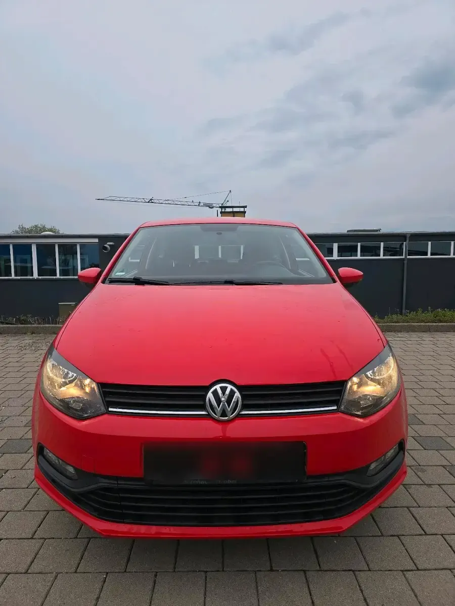 Gebraucht VW Polo 60 PS (44 kW) 2015 Rot Kleinwagen