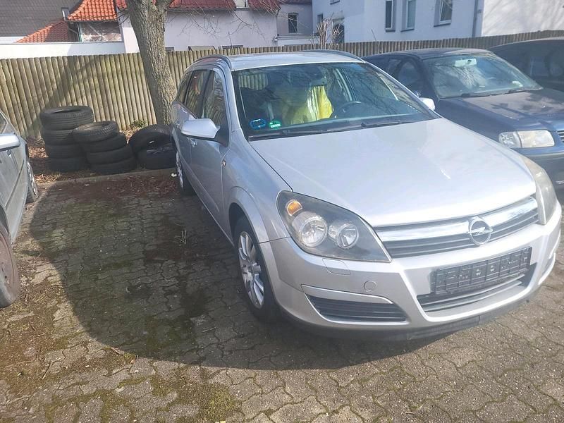 Gebraucht Opel Astra 125 PS (91 kW) 2005 Silber Kleinwagen