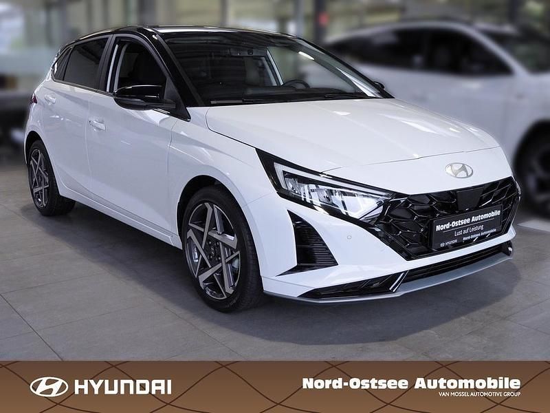 Gebraucht Hyundai i20 Prime 101 PS (74 kW) 2025 Atlas white/ phantom black Limousine