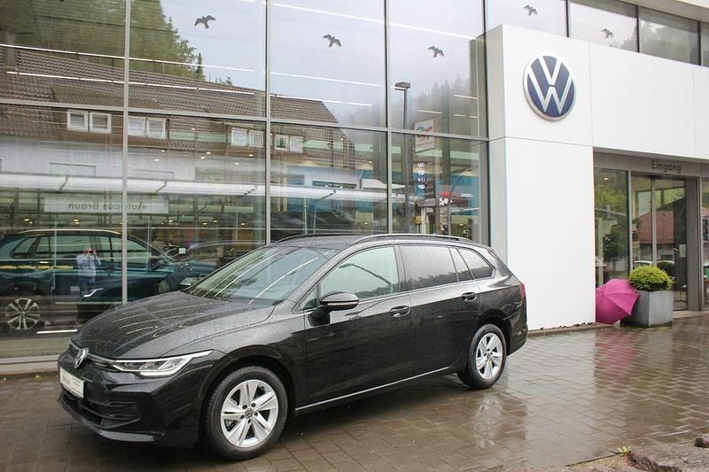 Gebraucht VW Golf VIII Life 116 PS (85 kW) 2024 Schwarz Kombi