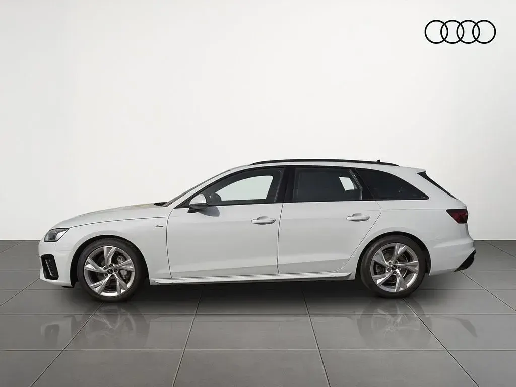 Gebraucht Audi A4 S-Line 204 PS (150 kW) 2023 Gletscherweiß metallic Kombi