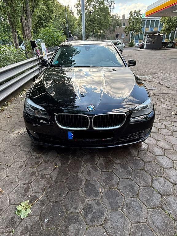 Schwarz Gebraucht 2012 BMW 530 Limousine | 11.500 € (Superpreis) - Bild 1/4